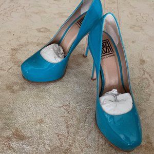 Pour La Victoire Irina Pumps 6.5